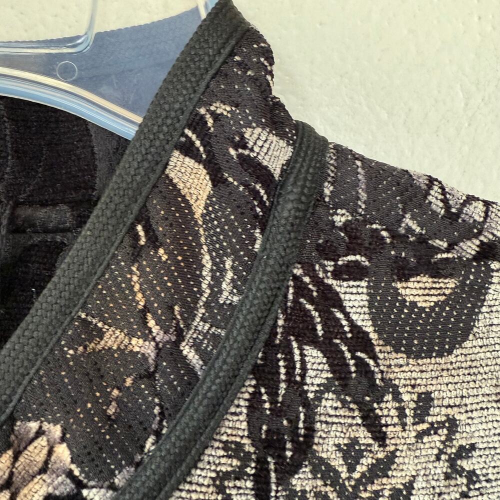 Multiples Black Gray Scroll size 2X tapestry jack… - image 9